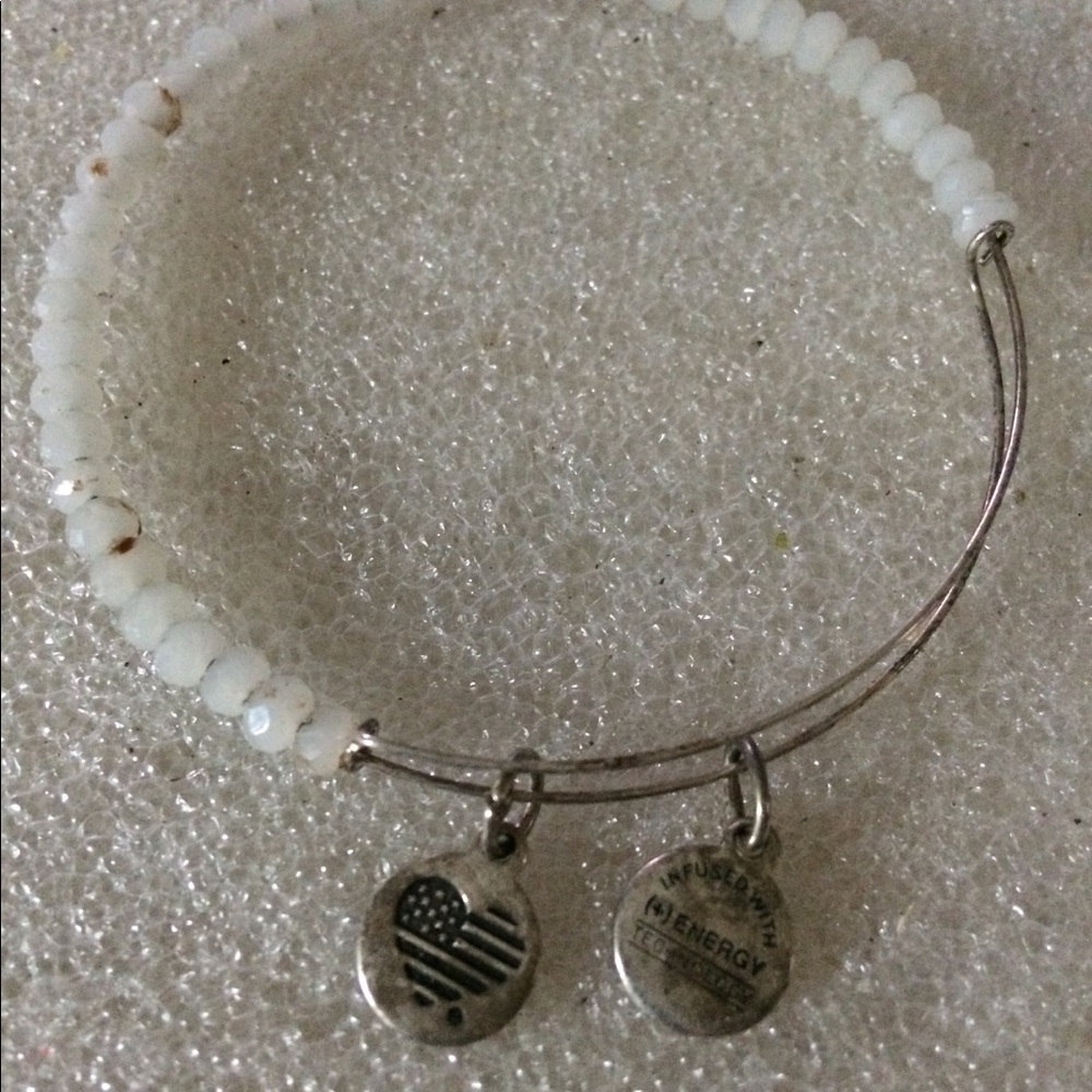 Charms Alice bangle